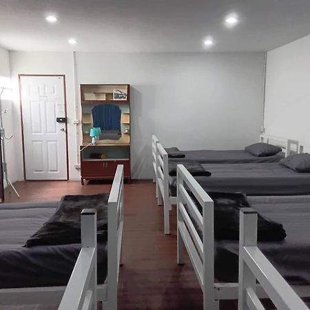 Happy Home Hostel バンコク都 エクステリア 写真