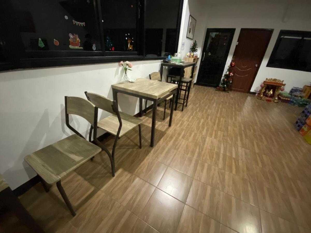 Happy Home Hostel バンコク都 エクステリア 写真